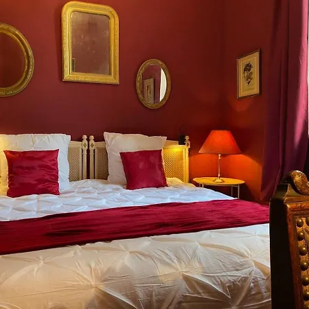 La Favorite - - Chateau Le Bas Bleu Quesnoy-le-Montant