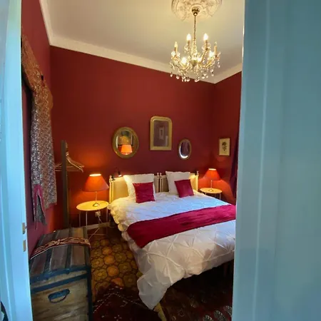 La Favorite - - Chateau Le Bas Bleu *