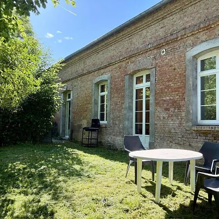La Favorite - - Chateau Le Bas Bleu