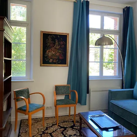 La Favorite - - Chateau Le Bas Bleu