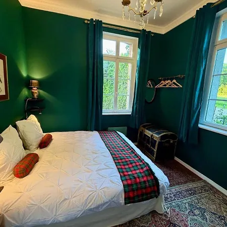 La Favorite - - Chateau Le Bas Bleu Daire Quesnoy-le-Montant