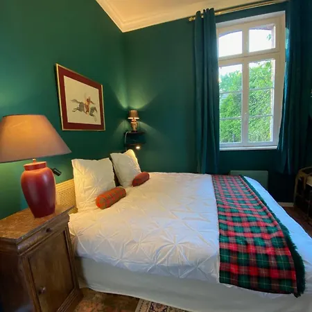 La Favorite - - Chateau Le Bas Bleu Daire Quesnoy-le-Montant