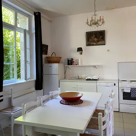 La Favorite - - Chateau Le Bas Bleu Daire